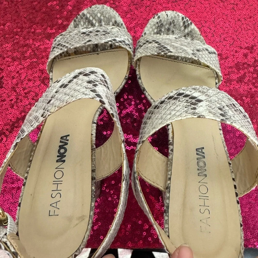 FASHION NOVA 🐍 Chunky Snakeskin Platform Open-Toe Block Heels (Women’s 6.5)